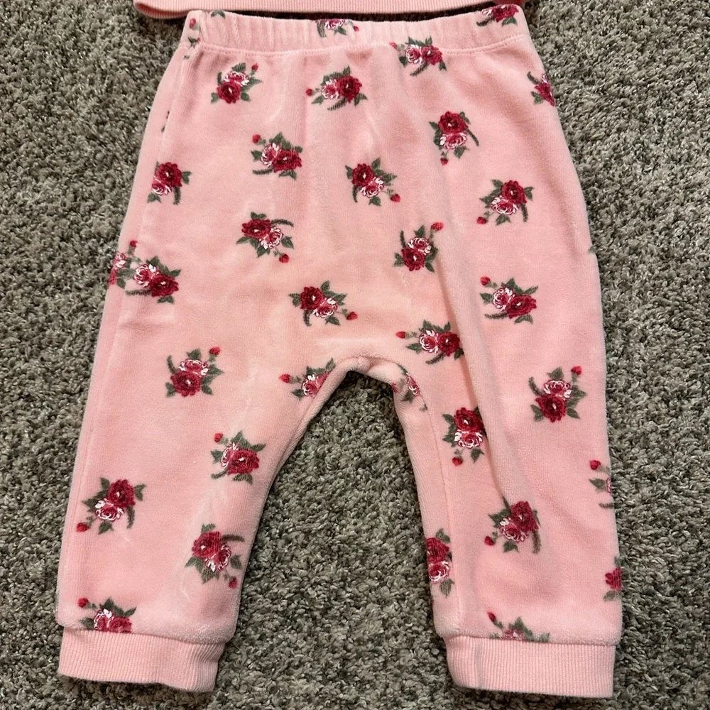 Little Me Ruffled Roses Velour Sweatshirt & Pants Set 12m